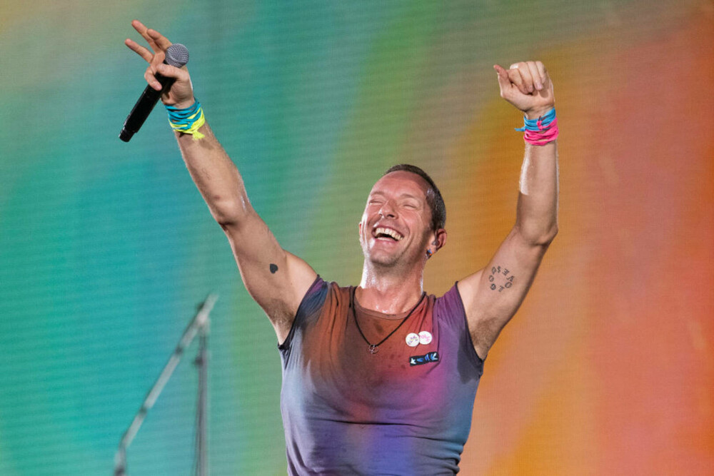 Chris Martin a anunțat că trupa Coldplay nu va mai lansa piese noi după cel de-al doisprezecelea album. Care este motivul - Imaginea 1