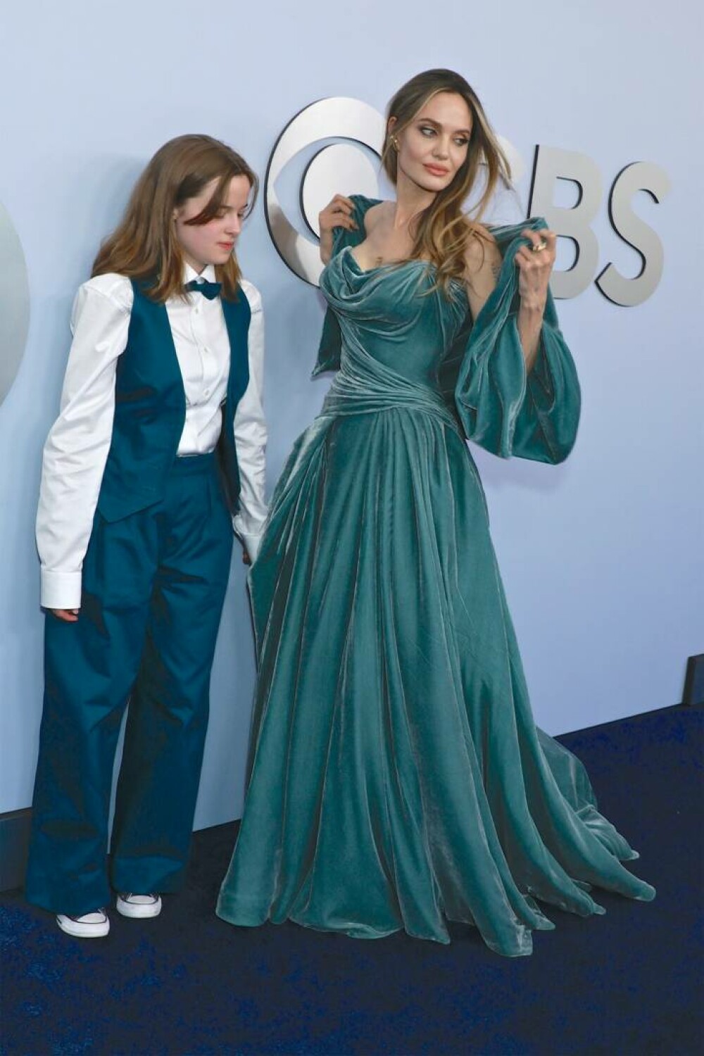 Angelina Jolie și fiica sa, Vivienne, au câștigat primele lor premii Tony. Ce ținute au purtat. GALERIE FOTO - Imaginea 26