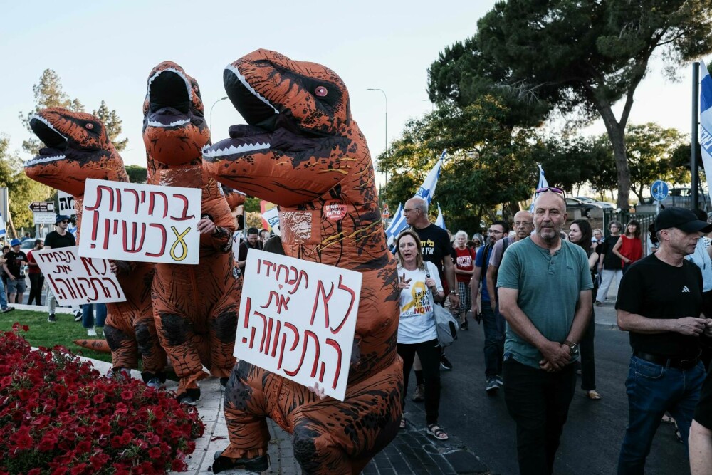 Protest în Israel. Mii de oameni au manifestat împotriva guvernului lui Benjamin Netanyahu la Ierusalim - Imaginea 7