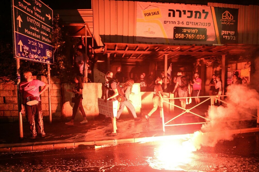 Tensiuni în Ierusalim. Arestări și răniți la un nou protest împotriva lui Netanyahu. Reacția poliției | GALERIE FOTO - Imaginea 1