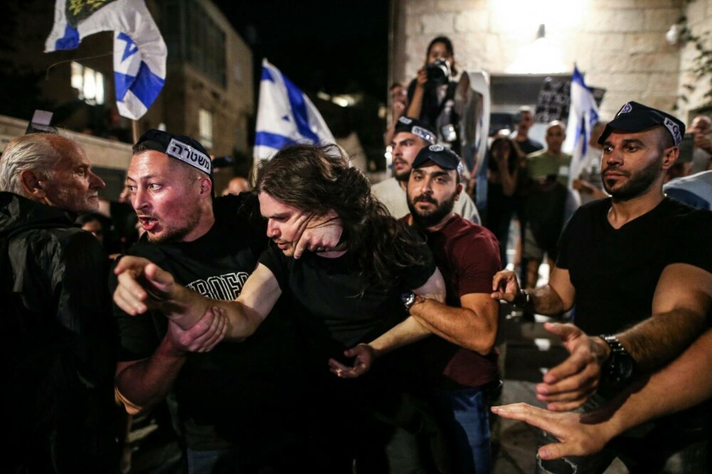 Tensiuni în Ierusalim. Arestări și răniți la un nou protest împotriva lui Netanyahu. Reacția poliției | GALERIE FOTO - Imaginea 7