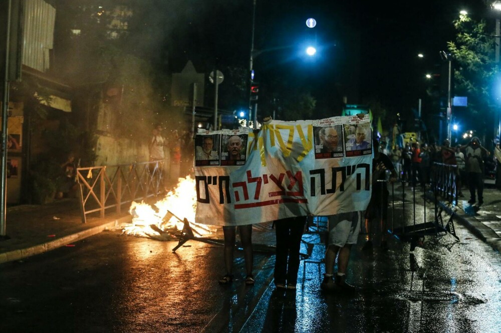 Tensiuni în Ierusalim. Arestări și răniți la un nou protest împotriva lui Netanyahu. Reacția poliției | GALERIE FOTO - Imaginea 9