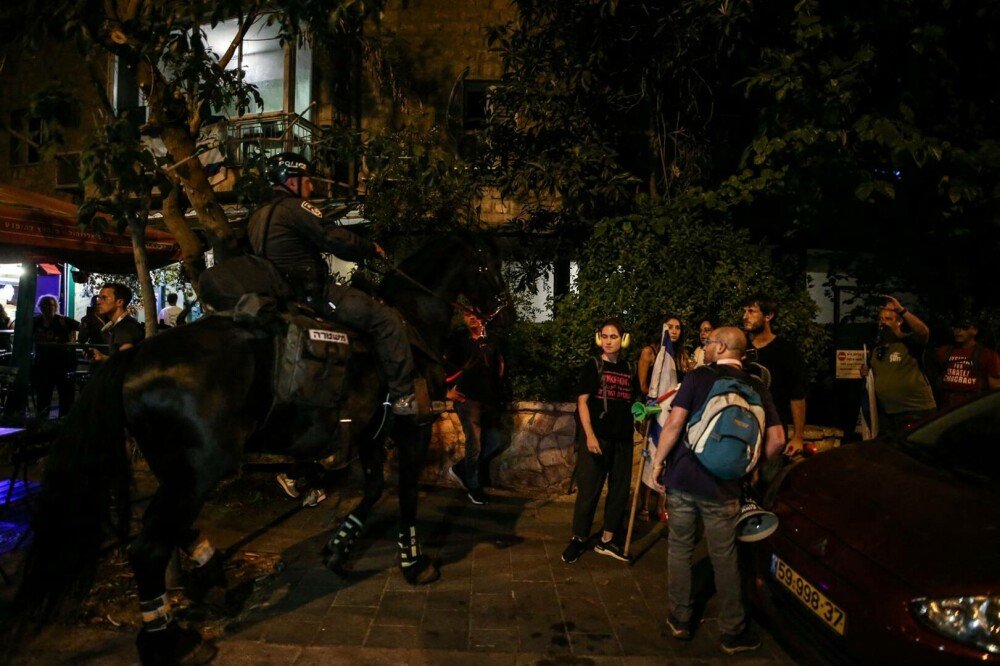 Tensiuni în Ierusalim. Arestări și răniți la un nou protest împotriva lui Netanyahu. Reacția poliției | GALERIE FOTO - Imaginea 10