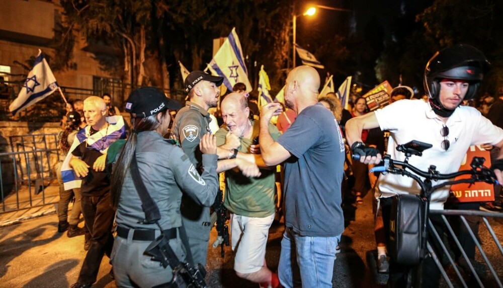 Tensiuni în Ierusalim. Arestări și răniți la un nou protest împotriva lui Netanyahu. Reacția poliției | GALERIE FOTO - Imaginea 12