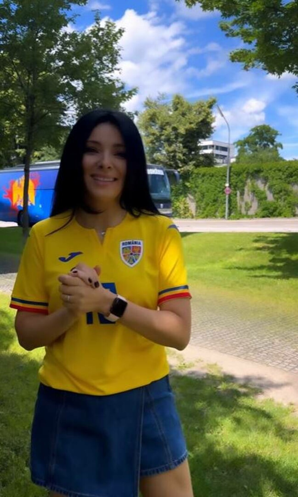 Corina Caragea a făcut spectacol în tribune la EURO 2024. Cum a apărut vedeta | VIDEO - Imaginea 2
