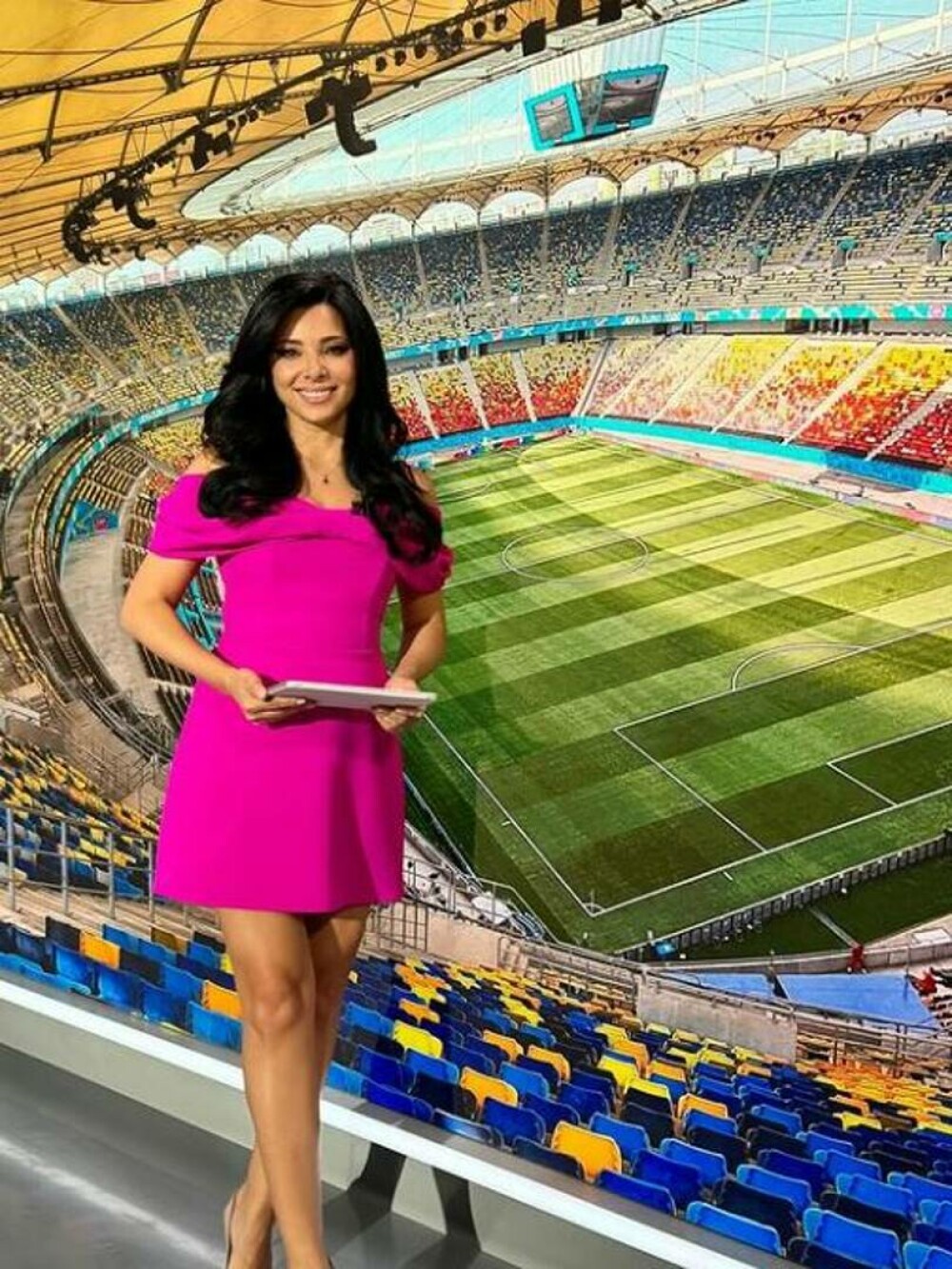 Corina Caragea a făcut spectacol în tribune la EURO 2024. Cum a apărut vedeta | VIDEO - Imaginea 68