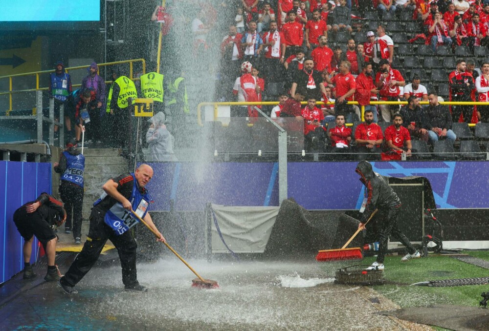 Euro-2024. Incidente între fani înainte de meciul Turcia - Georgia. La Dortmund a plouat torenţial. VIDEO - Imaginea 11