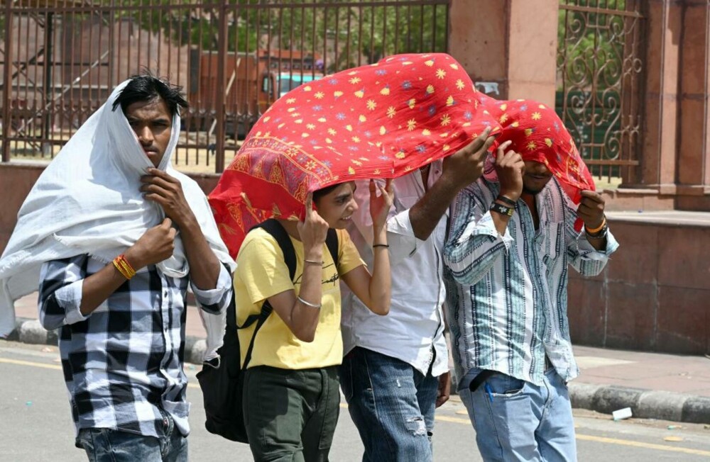 Val extrem de caniculă în India. Cel puțin cinci persoane au murit după cea mai călduroasă noapte din ultimii şase ani - Imaginea 8
