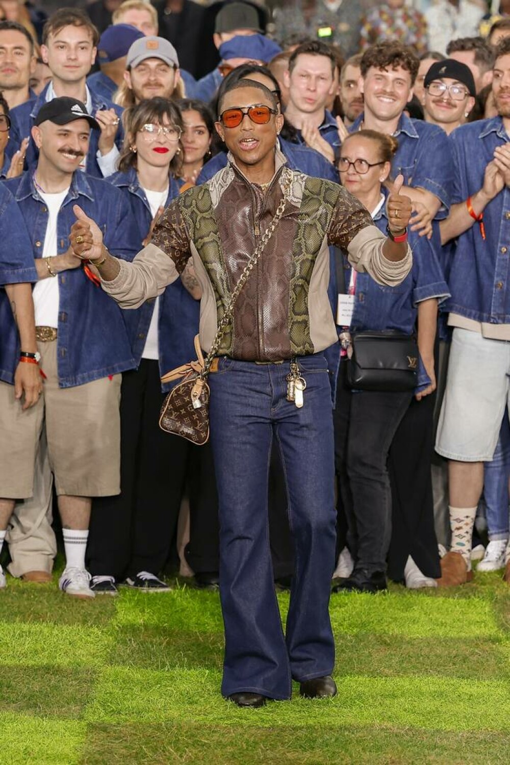 Pharrell Williams a dat startul Săptămânii Modei de la Paris cu o defilare Louis Vuitton la sediul UNESCO - Imaginea 12
