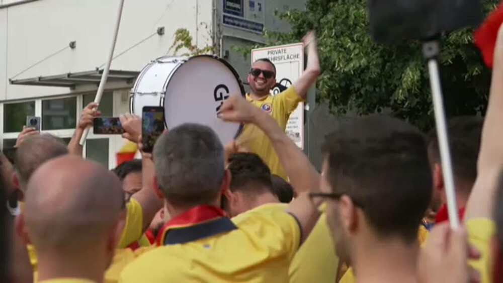 Belgia - România. Marșul suporterilor români din Koln. Zeci de mii de tricolori susțin naționala pe stadion GALERIE FOTO - Imaginea 2