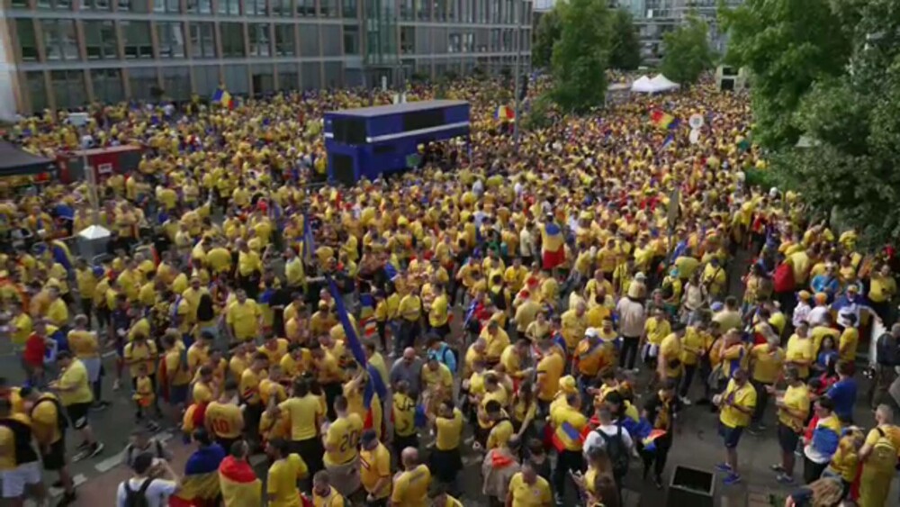 Belgia - România. Marșul suporterilor români din Koln. Zeci de mii de tricolori susțin naționala pe stadion GALERIE FOTO - Imaginea 4