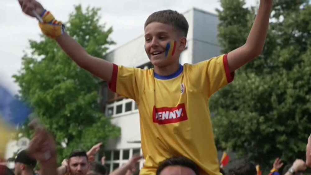 Belgia - România. Marșul suporterilor români din Koln. Zeci de mii de tricolori susțin naționala pe stadion GALERIE FOTO - Imaginea 5