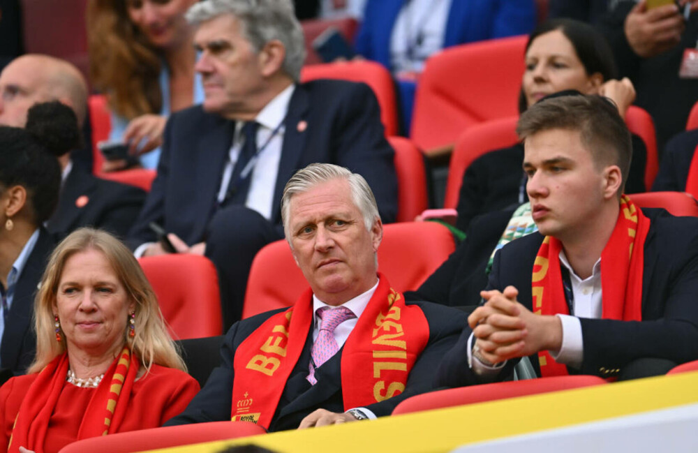 Regele Philippe a savurat meciul România-Belgia de la Koln din tribune. A admirat partida alături de trei copii ai săi | FOTO - Imaginea 9