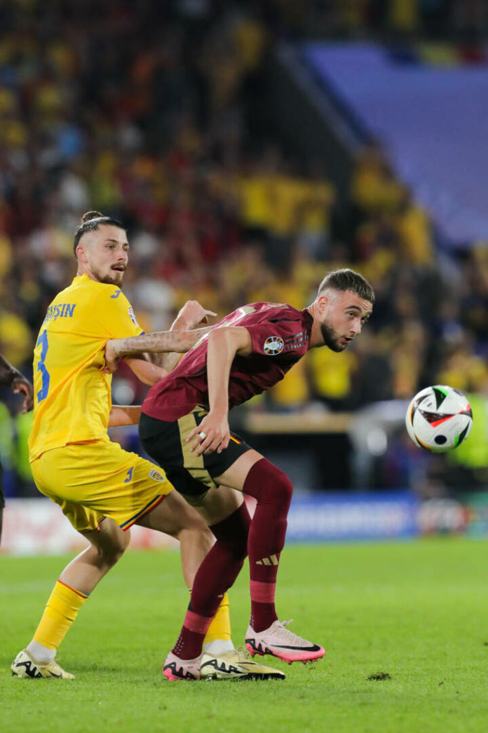 Meciul România – Belgia de la EURO 2024, surprins în imagini de colecție. Momente controversate din cadrul partidei | FOTO - Imaginea 22