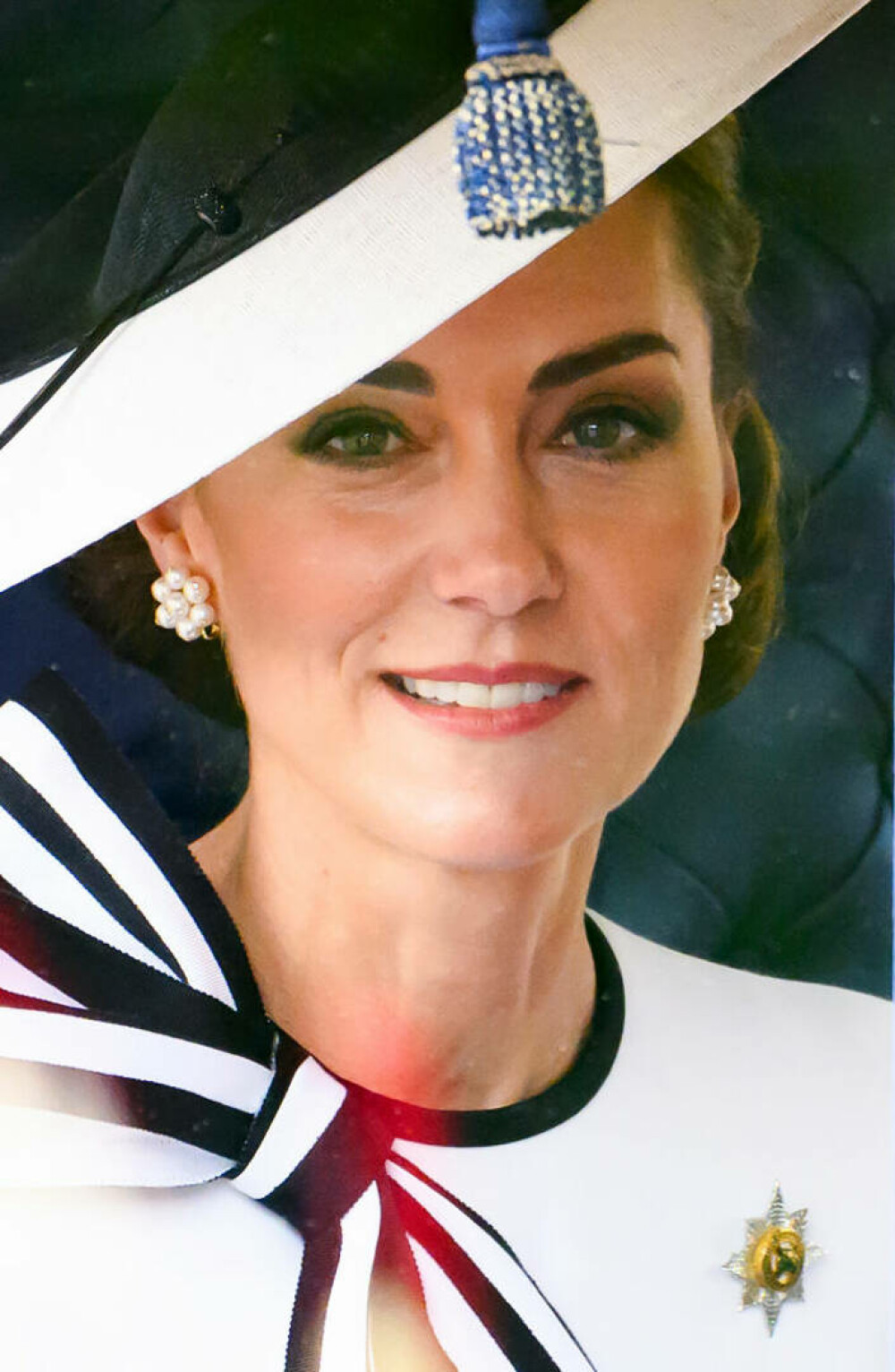 Detalii nevăzute de la prima apariție a prințesei Kate. Ce reprezintă ținuta pe care a purtat-o | FOTO - Imaginea 15