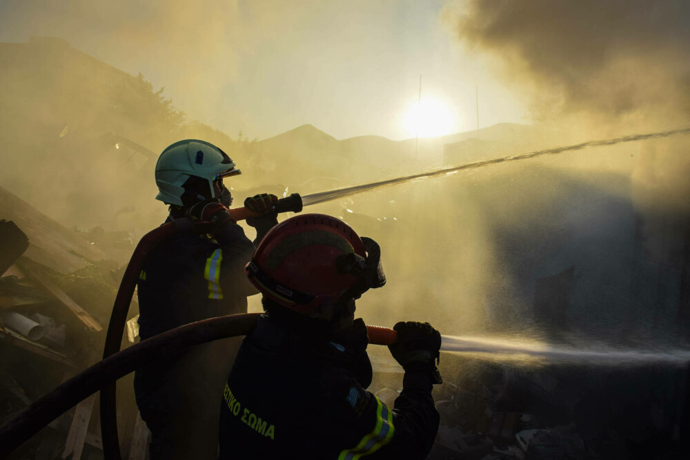 Incendii majore în Grecia. O turistă aflată pe o insulă povestește coșmarul trăit din cauza focului. „E ca un film de război” - Imaginea 4