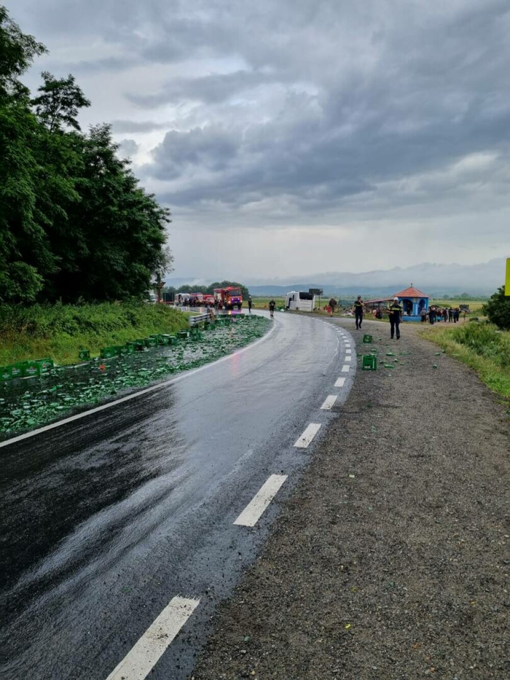Cum s-a produs accidentul grav din județul Sibiu, între un TIR și un autocar. Trei persoane sunt grav rănite. FOTO & VIDEO - Imaginea 8