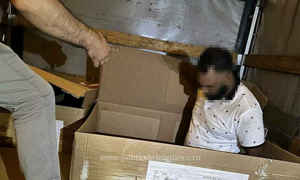 Un șofer voia să iasă cu camionul din țară, la Nădlac, dar polițiștii au descoperit ce transporta de fapt în cutii de carton - Imaginea 3