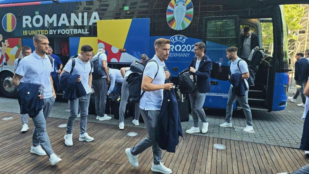 Naționala României a ajuns la Frankfurt, acolo unde se va juca meciul cu Slovacia. Ianis Hagi, gest de senzație | FOTO - Imaginea 2