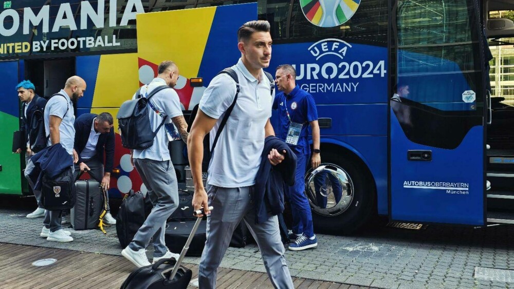 Naționala României a ajuns la Frankfurt, acolo unde se va juca meciul cu Slovacia. Ianis Hagi, gest de senzație | FOTO - Imaginea 4