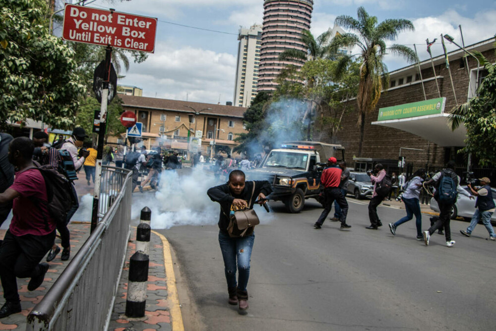 Manifestații violente în Kenya. Mai multe persoane, ucise în timpul protestelor față de creșterea taxelor. GALERIE FOTO - Imaginea 1