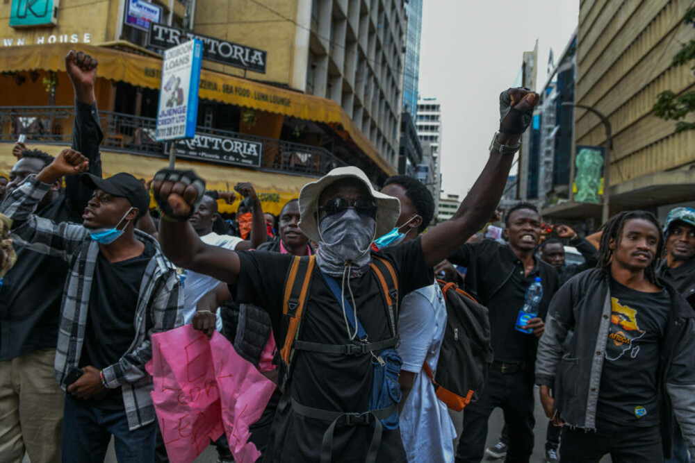 Manifestații violente în Kenya. Mai multe persoane, ucise în timpul protestelor față de creșterea taxelor. GALERIE FOTO - Imaginea 5