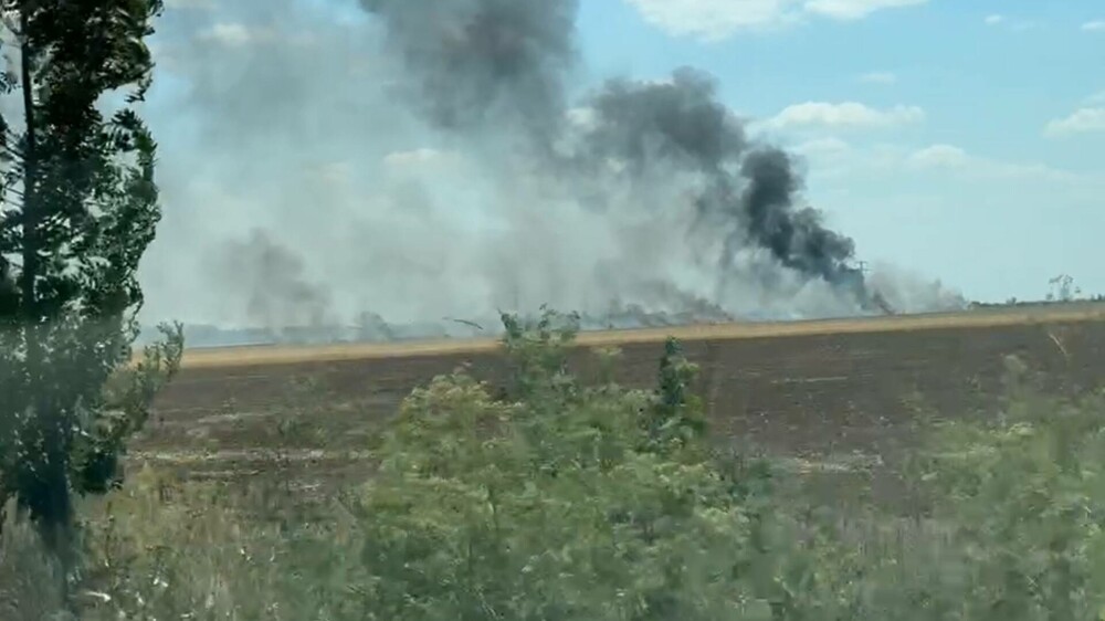 Incendiu de proporții pe un câmp de lângă Băicoi. Circulația pe DN1 este oprită | FOTO - Imaginea 8