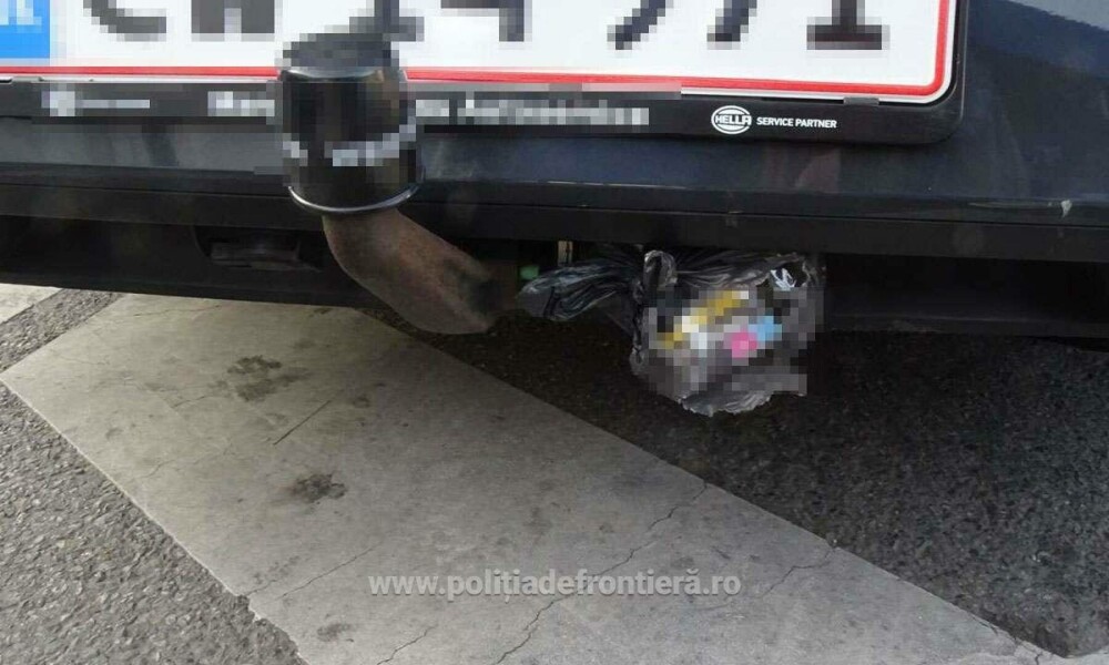 Un șofer s-a ales cu dosar penal după un control banal. Ce au găsit polițiștii din Giurgiu în bagaje și în roata de rezervă - Imaginea 7