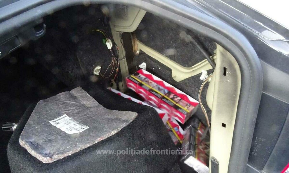 Un șofer s-a ales cu dosar penal după un control banal. Ce au găsit polițiștii din Giurgiu în bagaje și în roata de rezervă - Imaginea 10