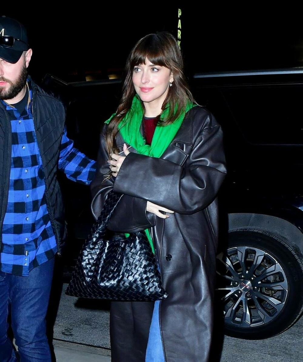 Dakota Johnson și Chris Martin s-ar fi despărțit. Actrița și solistul trupei Coldplay formau un cuplu de opt ani - Imaginea 18