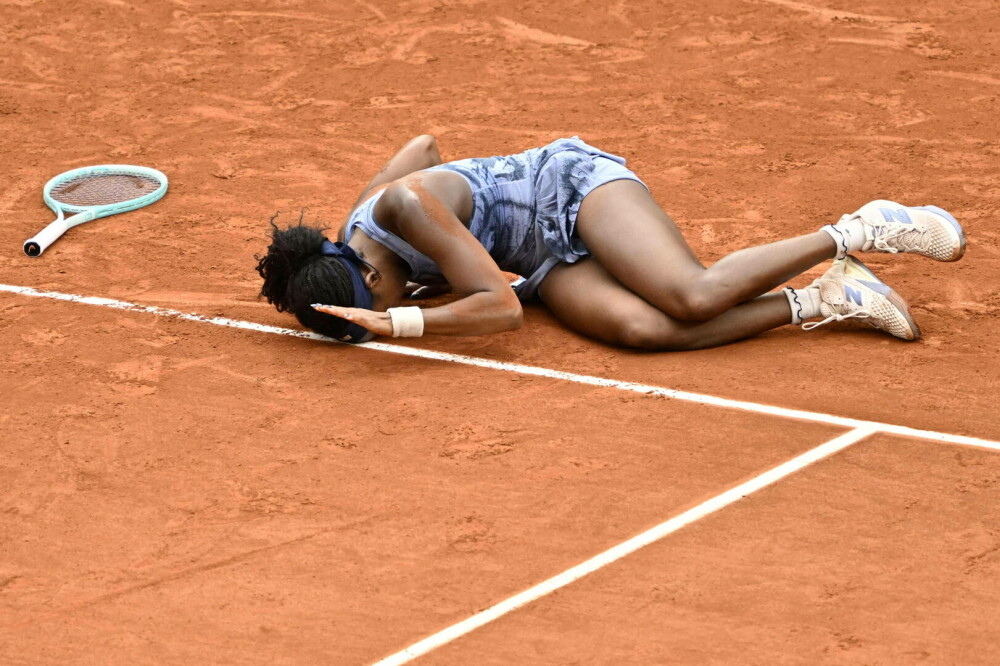 Coco Gauff a învins-o pe Aryna Sabalenka și este noua campioană de la Roland Garros.
FOTO&VIDEO - Imaginea 18