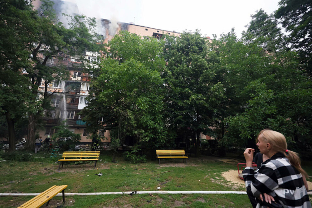 „O nouă crimă brutală”. Patru morți şi cel puţin 60 de răniți în doar 24 de ore în atacuri ruseşti asupra oraşului Harkov - Imaginea 18