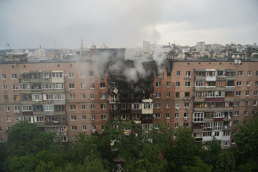„O nouă crimă brutală”. Patru morți şi cel puţin 60 de răniți în doar 24 de ore în atacuri ruseşti asupra oraşului Harkov - Imaginea 30