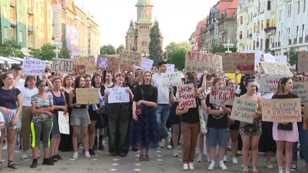 Protest la Timișoara, după crima din Cosmopolis. Sute de persoane au ieșit în stradă. „Rușinea este a abuzatorului” - Imaginea 1