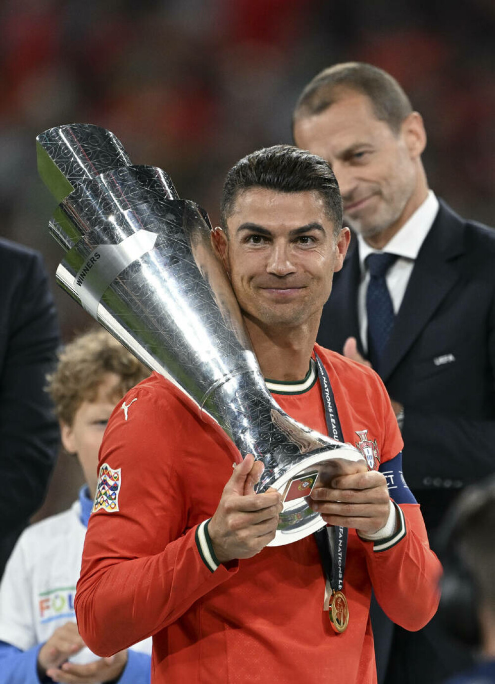 Portugalia a câştigat Liga Naţiunilor învingând Spania la lovituri de departajare. Cristiano Ronaldo a ridicat trofeul. FOTO - Imaginea 1