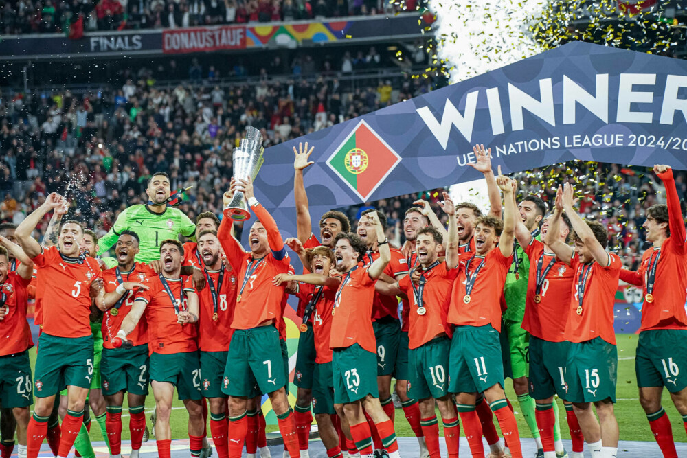 Portugalia a câştigat Liga Naţiunilor învingând Spania la lovituri de departajare. Cristiano Ronaldo a ridicat trofeul. FOTO - Imaginea 5