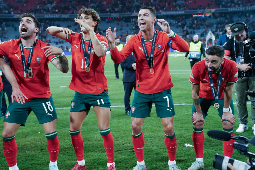 Portugalia a câştigat Liga Naţiunilor învingând Spania la lovituri de departajare. Cristiano Ronaldo a ridicat trofeul. FOTO - Imaginea 8