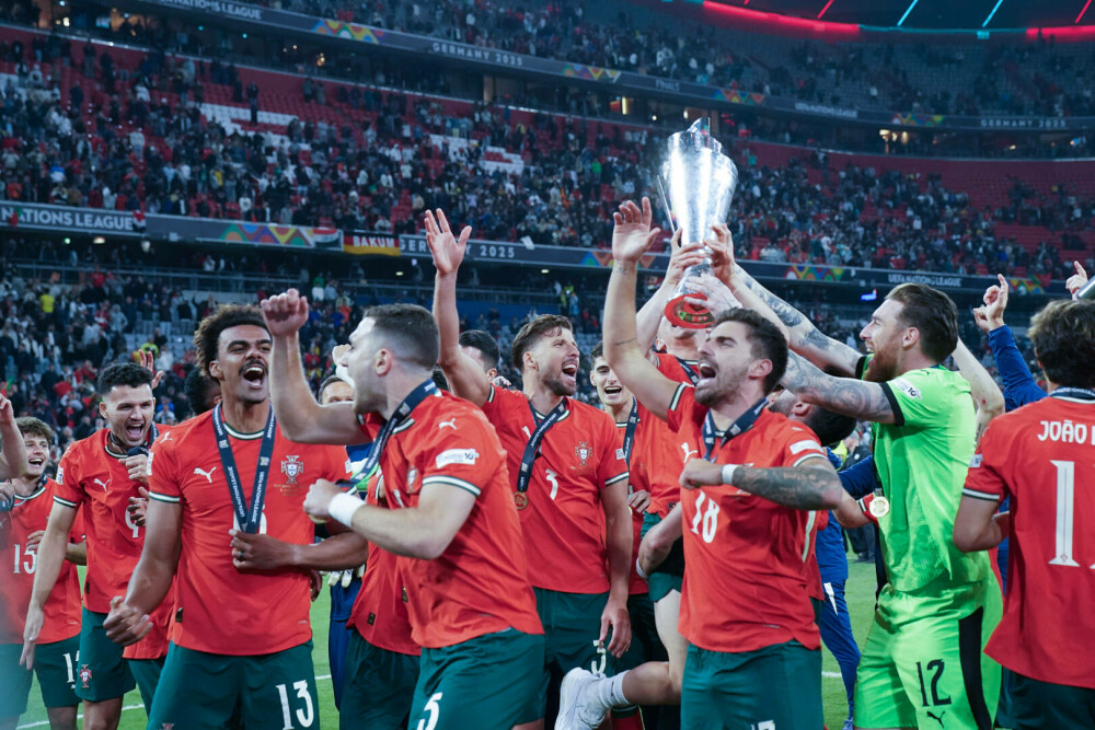 Portugalia a câştigat Liga Naţiunilor învingând Spania la lovituri de departajare. Cristiano Ronaldo a ridicat trofeul. FOTO - Imaginea 9