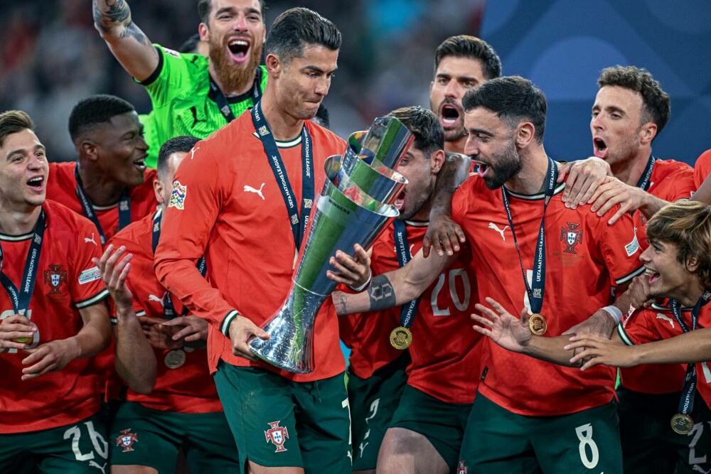 Portugalia a câştigat Liga Naţiunilor învingând Spania la lovituri de departajare. Cristiano Ronaldo a ridicat trofeul. FOTO - Imaginea 13
