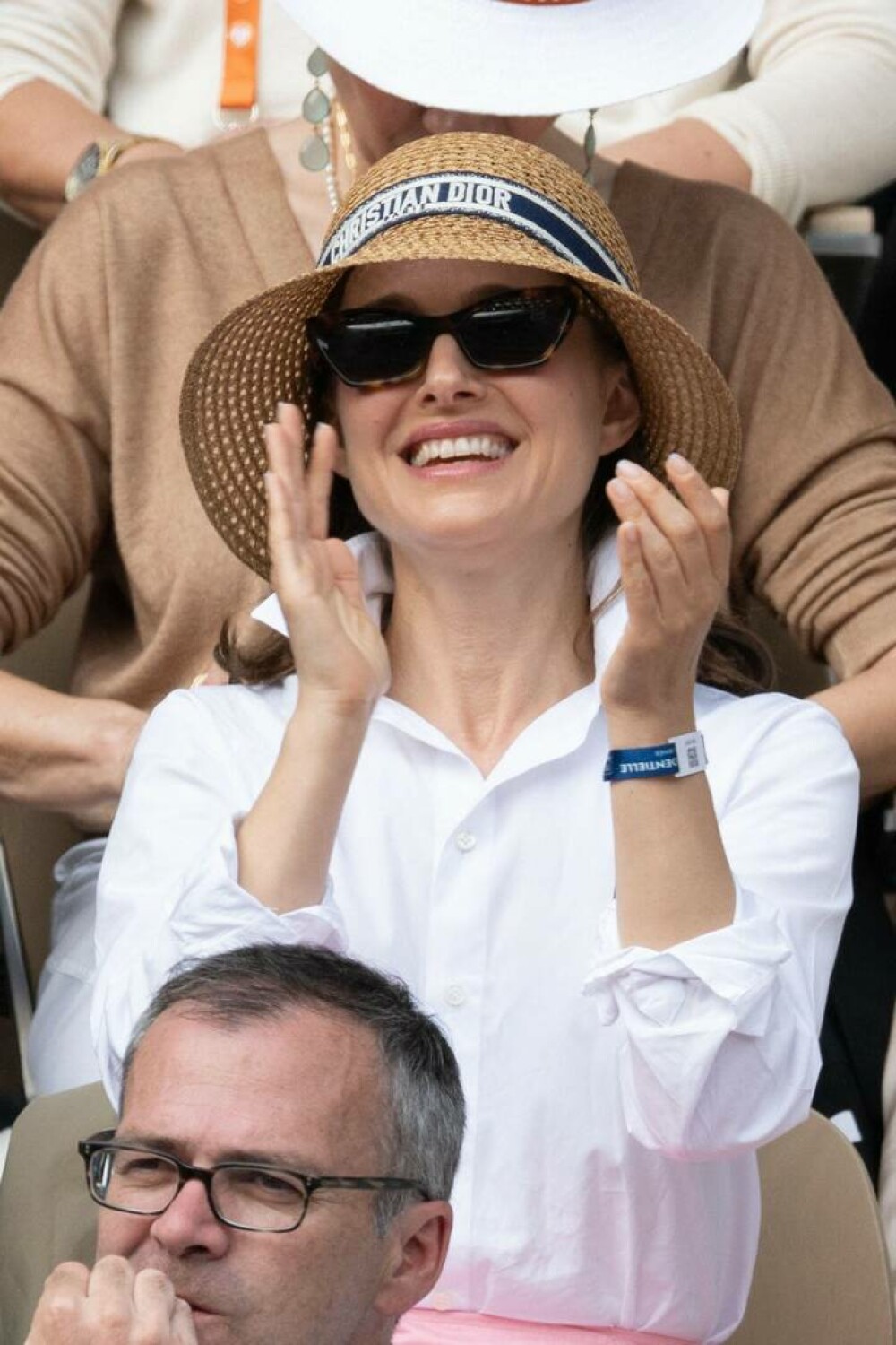 Natalie Portman și Lily Collins, apariție surpriză la finala Roland Garros. Ce ținute au purtat. GALERIE FOTO - Imaginea 1