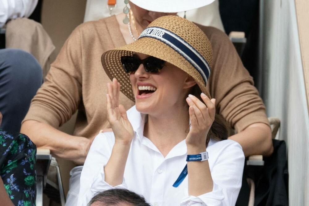 Natalie Portman și Lily Collins, apariție surpriză la finala Roland Garros. Ce ținute au purtat. GALERIE FOTO - Imaginea 8