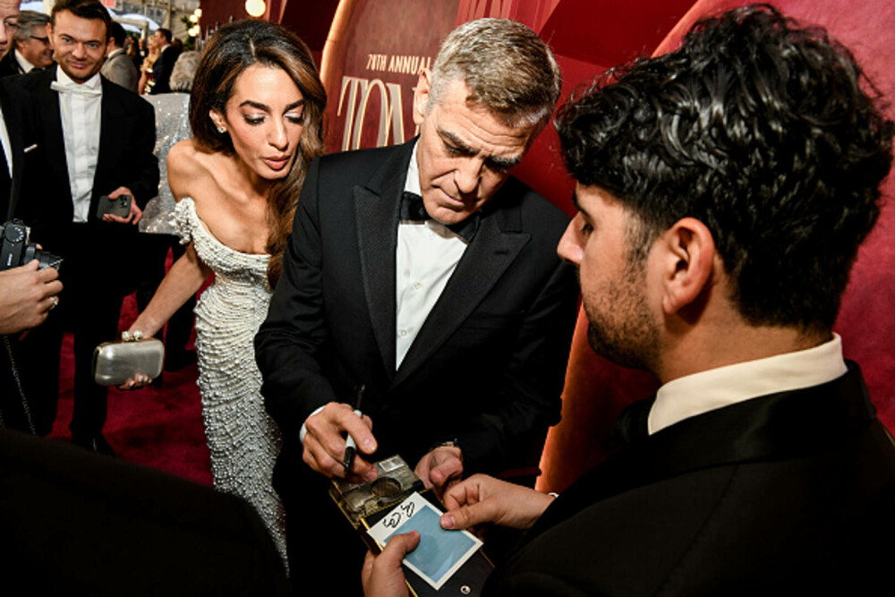 George Clooney și soția sa, apariție plină de eleganță pe covorul roșu. Gestul romantic pe care l-au făcut în fața camerelor - Imaginea 6