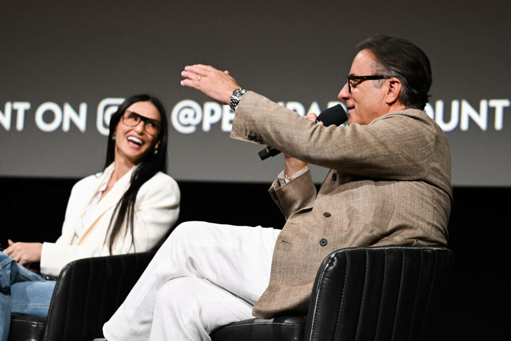 Demi Moore, apariție de senzație în cadrul unui eveniment monden. Ce ținuta a purtat actrița în vârstă de 62 de ani. FOTO - Imaginea 6