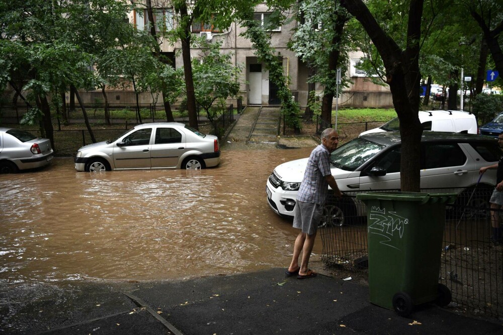 ISUBIF: Aproape 600 de intervenţii în Bucureşti şi Ilfov în urma furtunii de luni. GALERIE FOTO - Imaginea 5