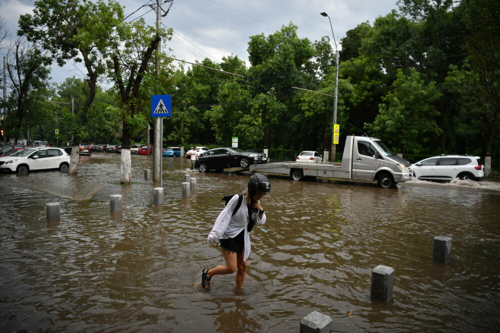 ISUBIF: Aproape 600 de intervenţii în Bucureşti şi Ilfov în urma furtunii de luni. GALERIE FOTO - Imaginea 9