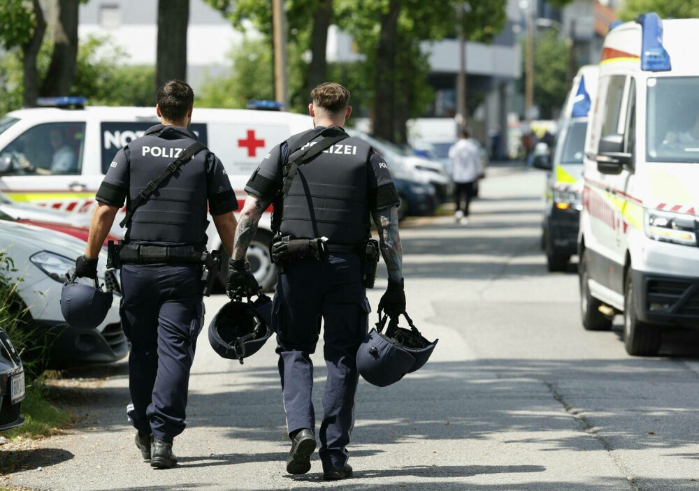 Atac armat la o şcoală din Austria: cel puţin 11 morţi şi mai mulţi răniţi. Făptaşul, un fost elev, s-a sinucis. FOTO & VIDEO - Imaginea 3