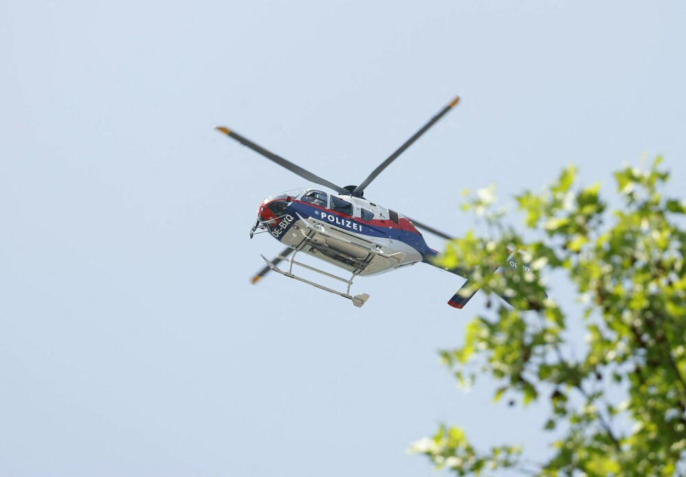 Atac armat la o şcoală din Austria: cel puţin 11 morţi şi mai mulţi răniţi. Făptaşul, un fost elev, s-a sinucis. FOTO & VIDEO - Imaginea 11