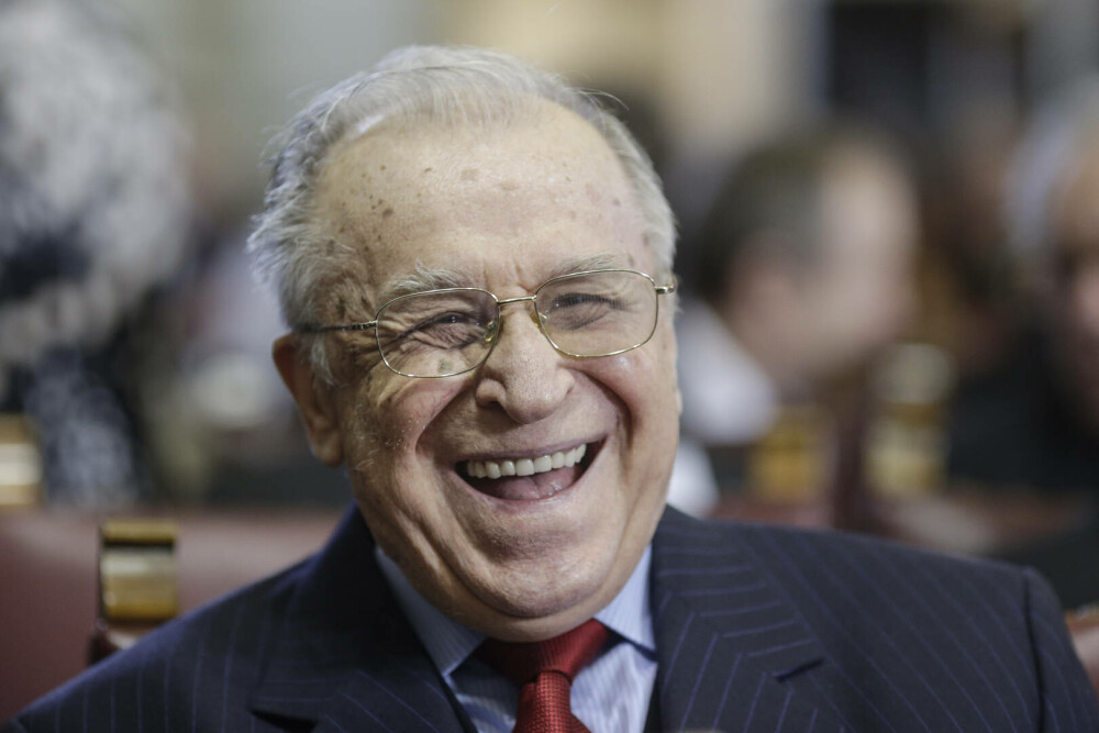 Viața lui Ion Iliescu în imagini. Momente cheie din cariera primului președinte al României postcomuniste | FOTO - Imaginea 33