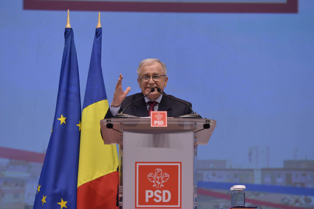 Viața lui Ion Iliescu în imagini. Momente cheie din cariera primului președinte al României postcomuniste | FOTO - Imaginea 29