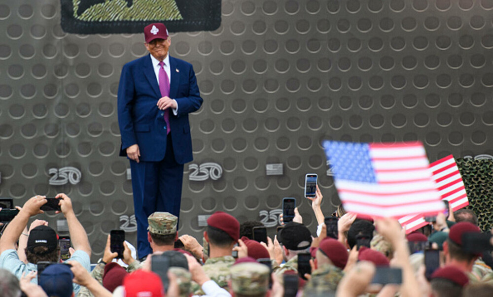 Donald Trump, discurs la Fort Bragg: Protestele din Los Angeles reprezintă un risc pentru securitatea naţională. FOTO & VIDEO - Imaginea 14